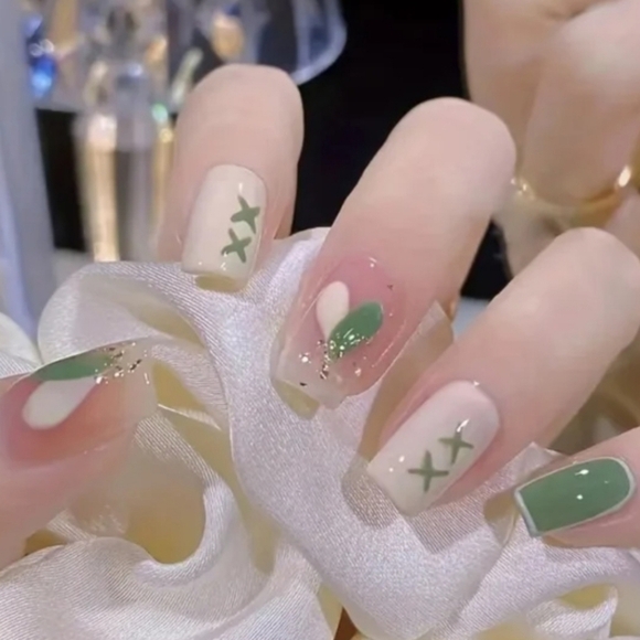 24 Pieces Fake Press On Nails - Picture 5 of 5